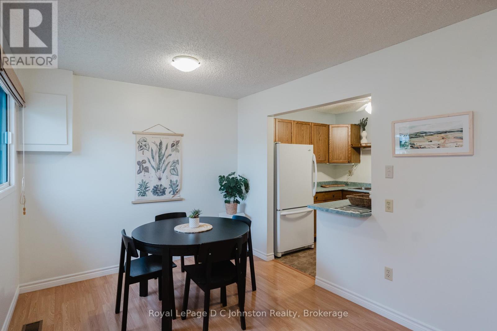 38 - 303 Waterloo Street, Saugeen Shores, Ontario  N0H 2C1 - Photo 9 - X12469650