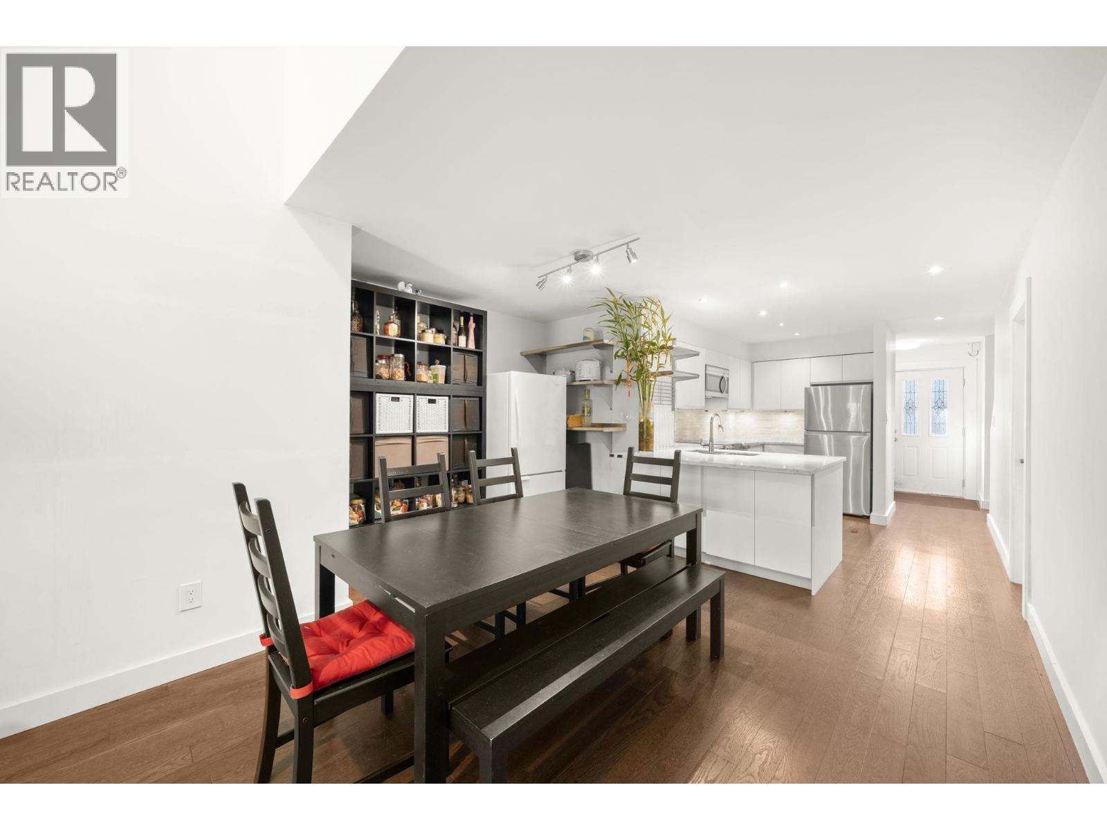4707 Cedarglen Place, Burnaby, British Columbia  V5G 4B6 - Photo 8 - R3059682