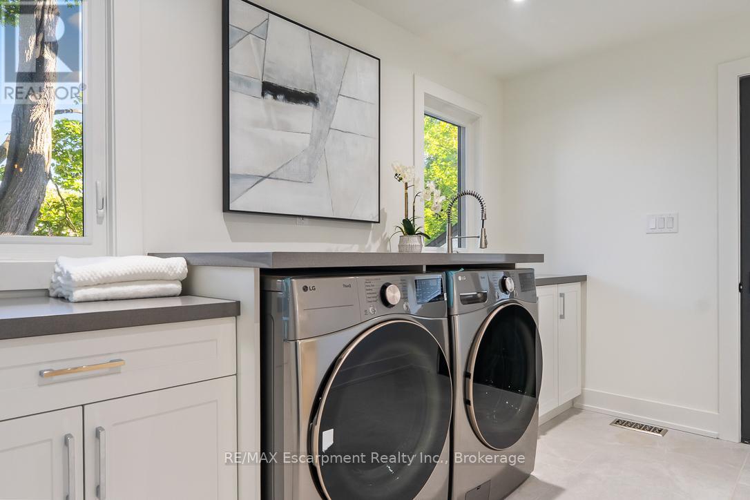 2282 Fairleigh Place, Burlington, Ontario  L7R 1G7 - Photo 26 - W12453856