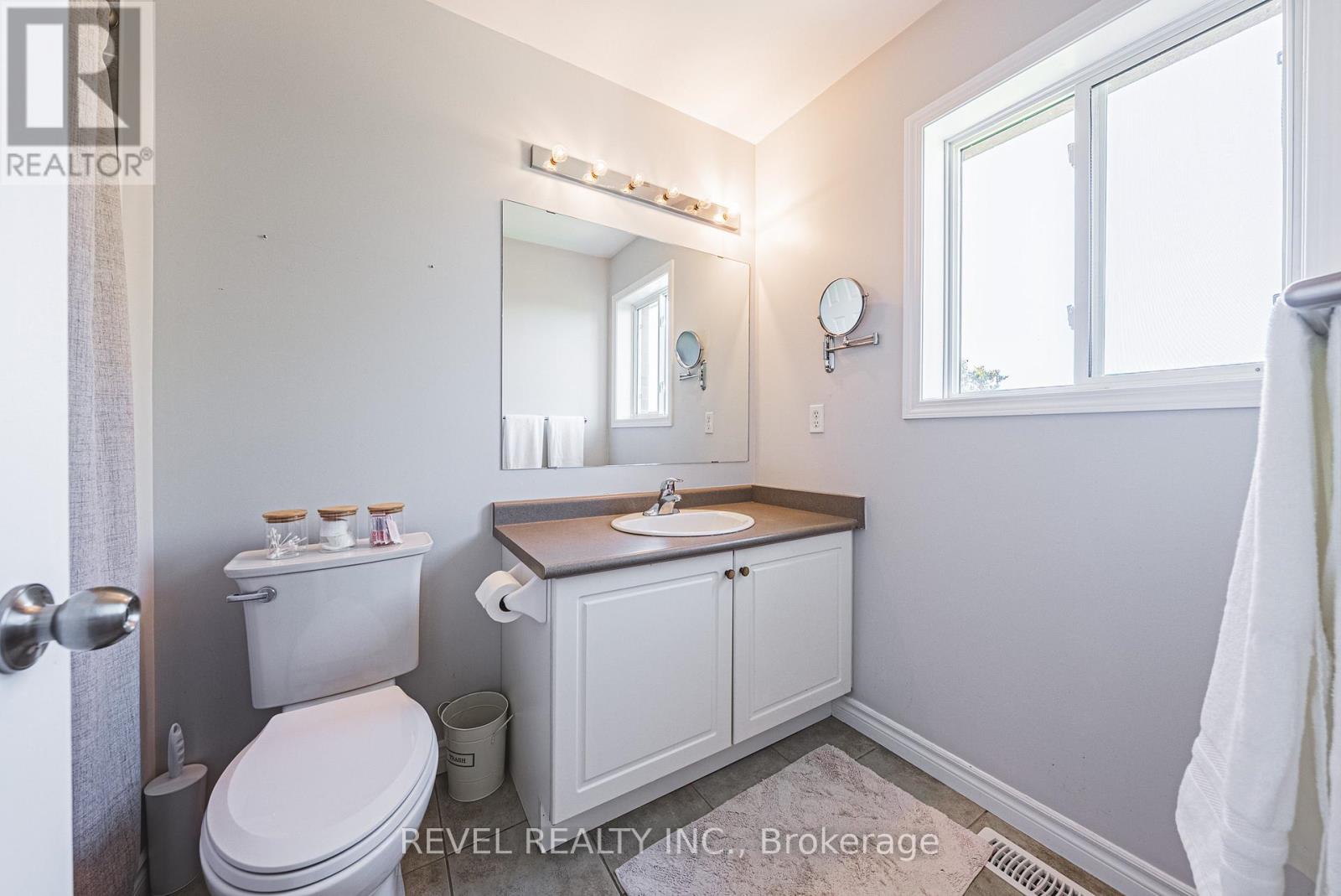 1188 Bonin Crescent, Milton, Ontario  L9T 0B1 - Photo 19 - W12469612