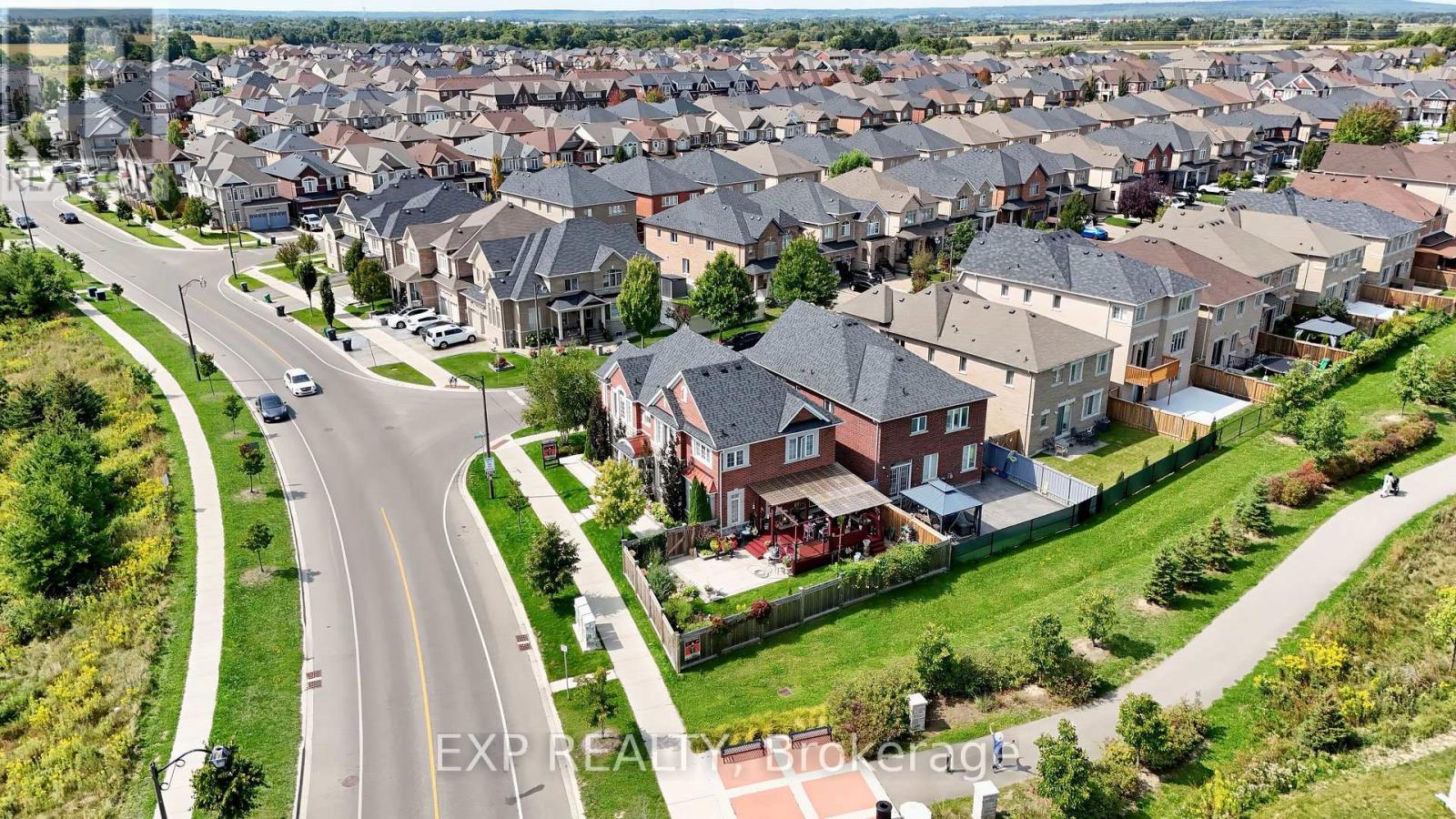 520 Dougall Avenue E, Caledon, Ontario  L7C 3Y8 - Photo 2 - W12469625