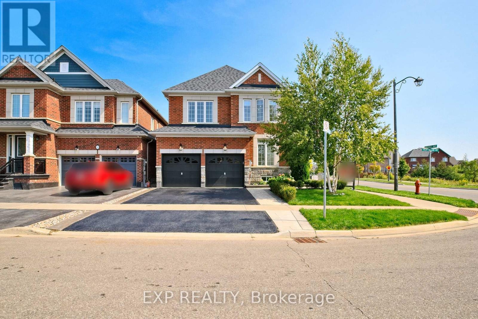 520 Dougall Avenue E, Caledon, Ontario  L7C 3Y8 - Photo 3 - W12469625
