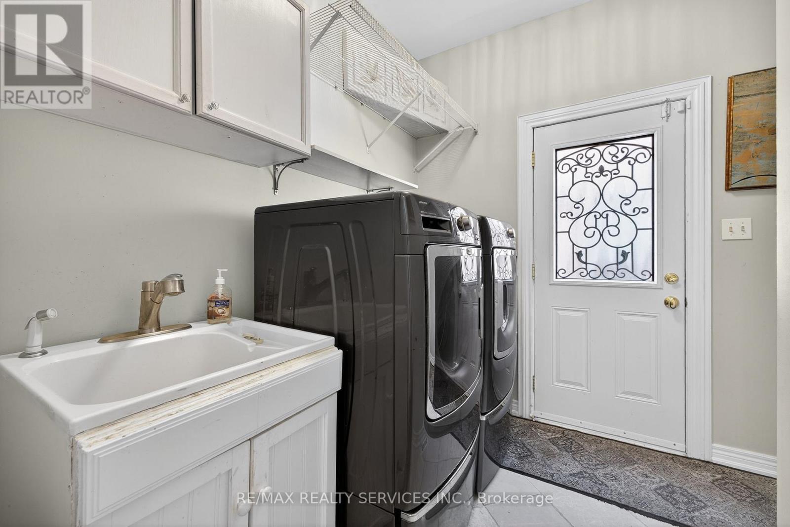 124 Royal Valley Drive, Caledon, Ontario  L7C 1A5 - Photo 17 - W12469629