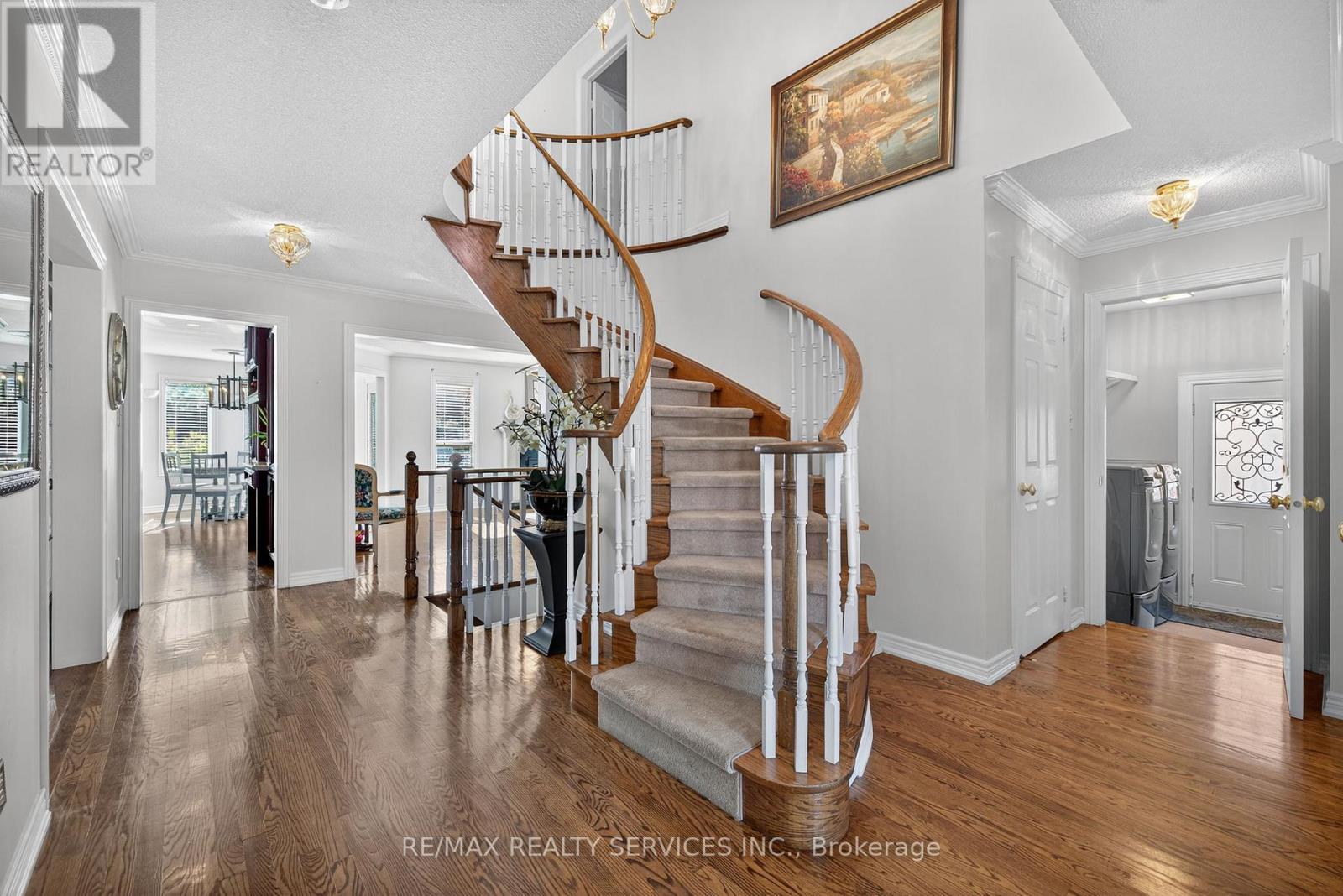 124 Royal Valley Drive, Caledon, Ontario  L7C 1A5 - Photo 5 - W12469629