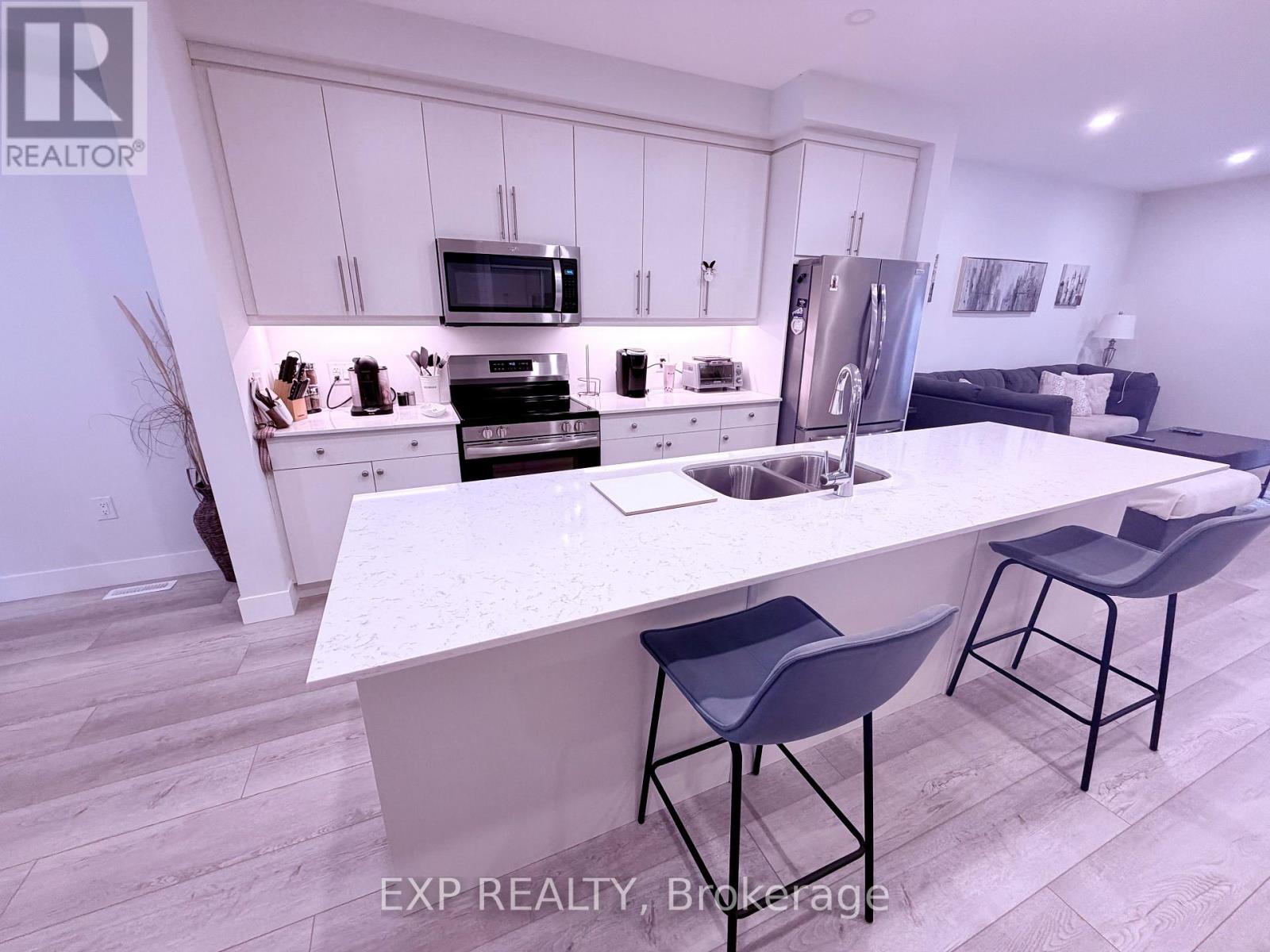 9 - 990 Deveron Crescent, London South, Ontario  N5Z 5C5 - Photo 4 - X12469635