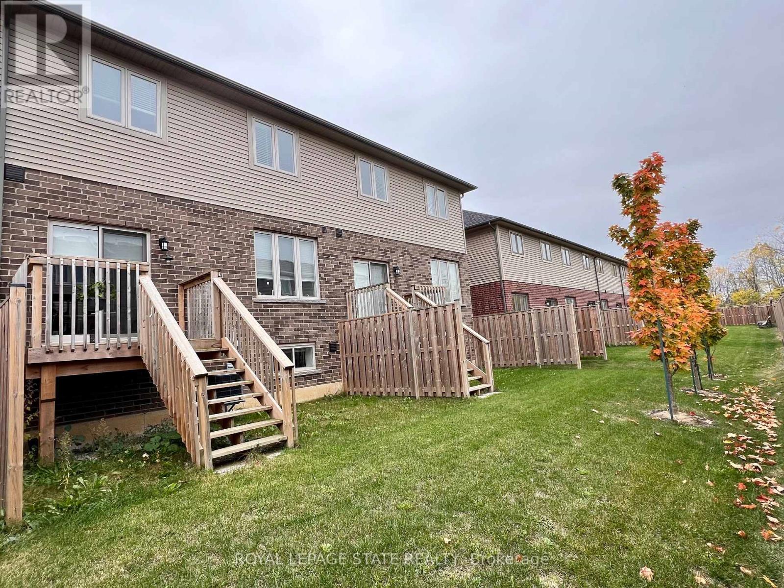 13 Dresser Lane, Hamilton, Ontario  L9K 0K1 - Photo 14 - X12466605