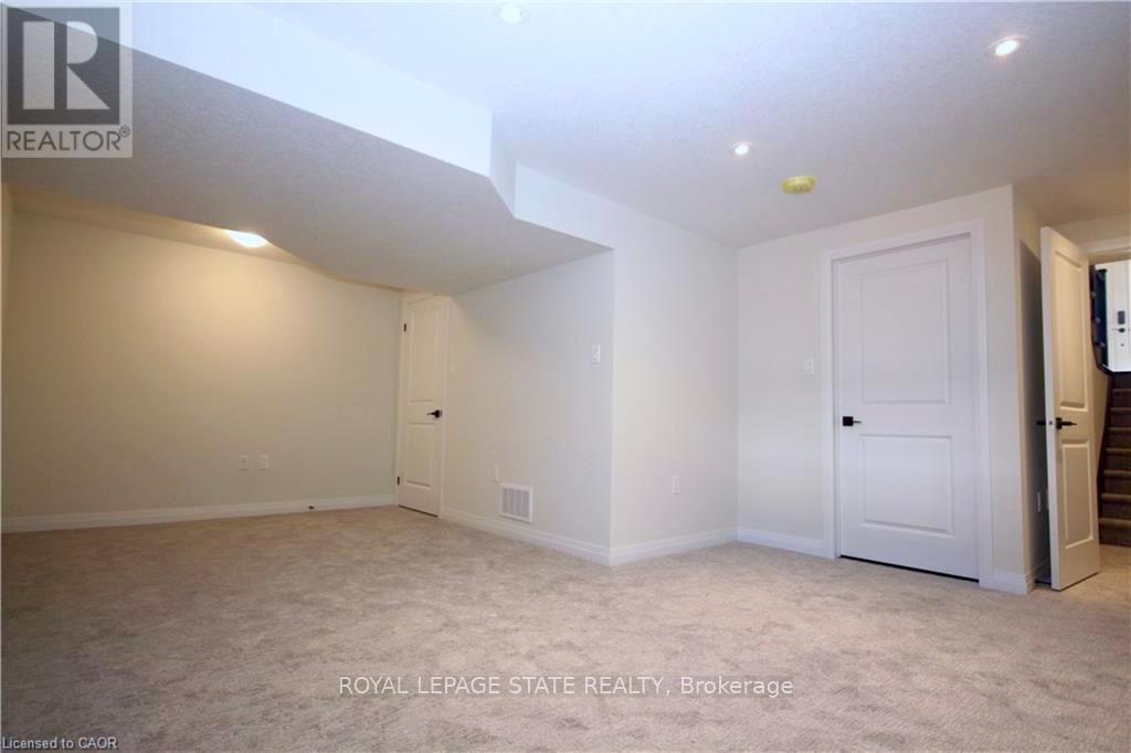 13 Dresser Lane, Hamilton, Ontario  L9K 0K1 - Photo 12 - X12466605