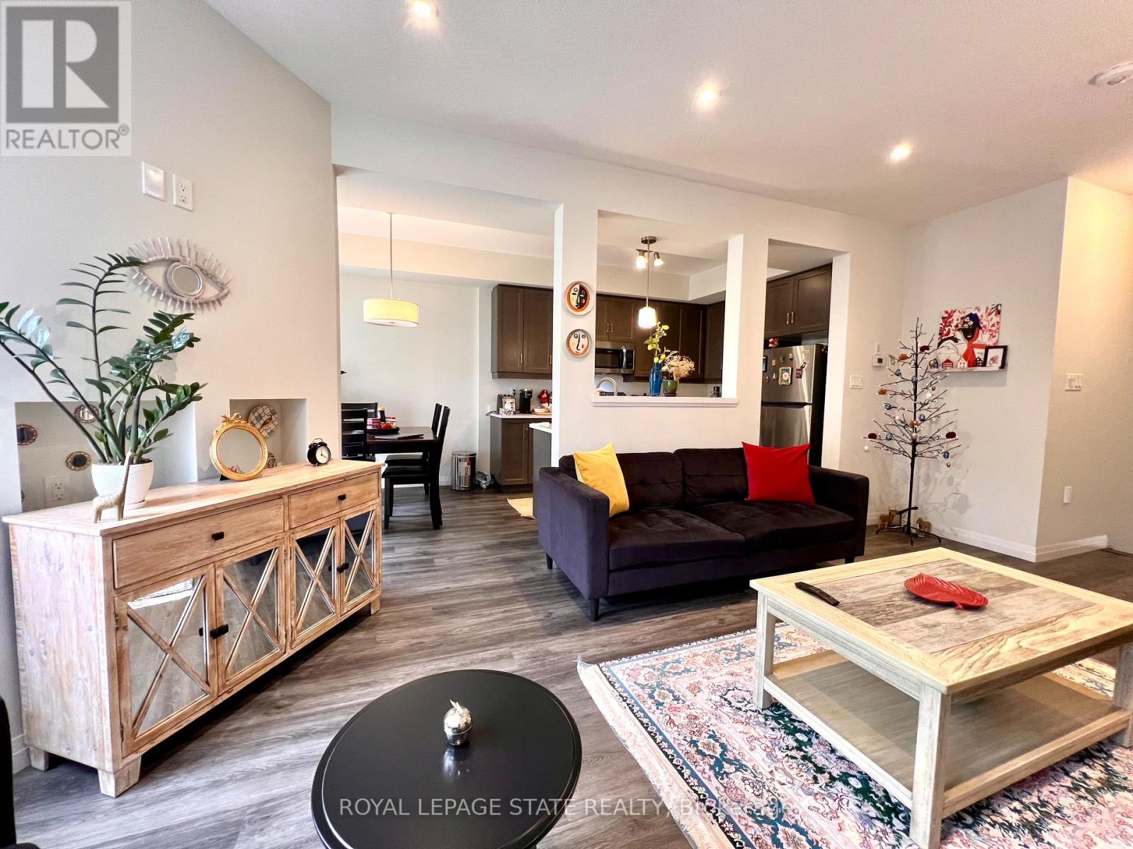 13 Dresser Lane, Hamilton, Ontario  L9K 0K1 - Photo 4 - X12466605