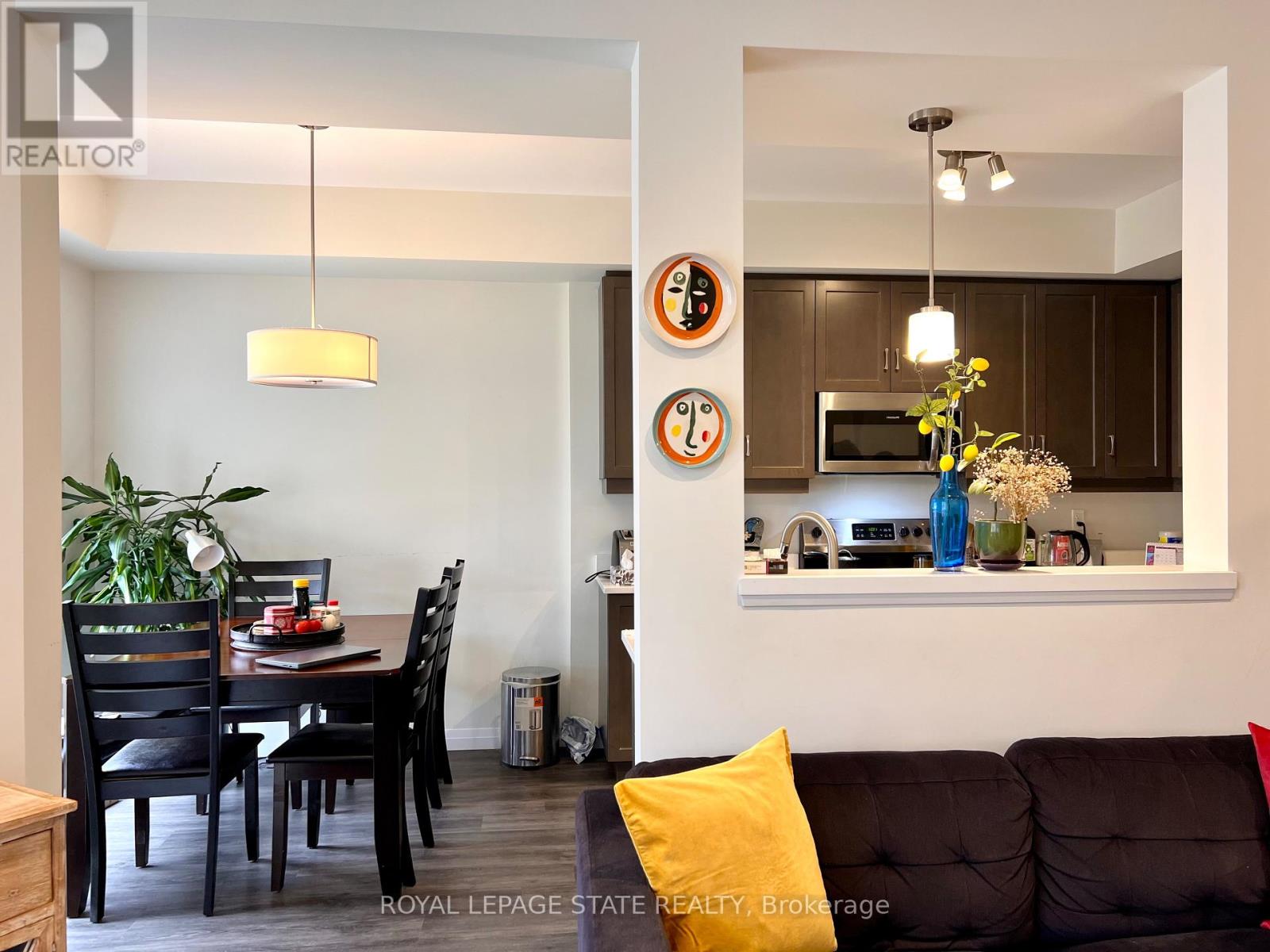 13 Dresser Lane, Hamilton, Ontario  L9K 0K1 - Photo 6 - X12466605