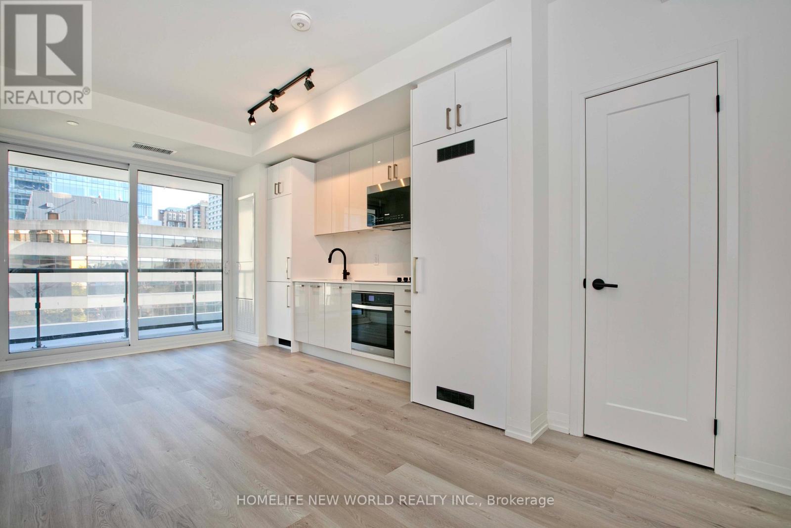 603 - 280 Dundas Street W, Toronto, Ontario  M5T 0E3 - Photo 5 - C12459852