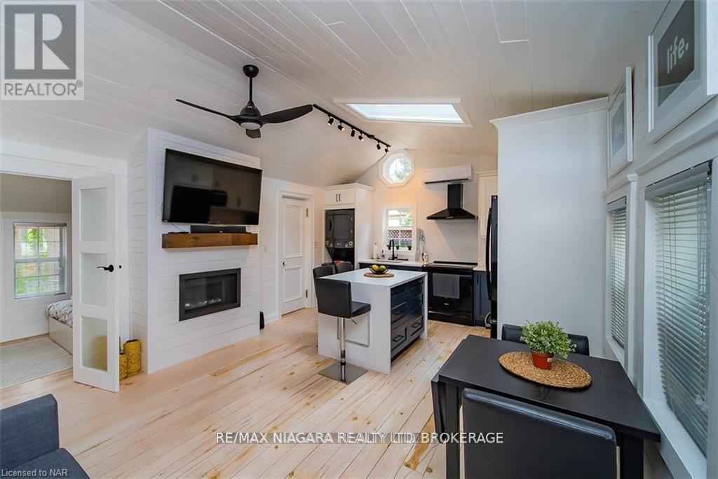 343 Cambridge Road W, Fort Erie, Ontario  L0S 1B0 - Photo 5 - X12469640