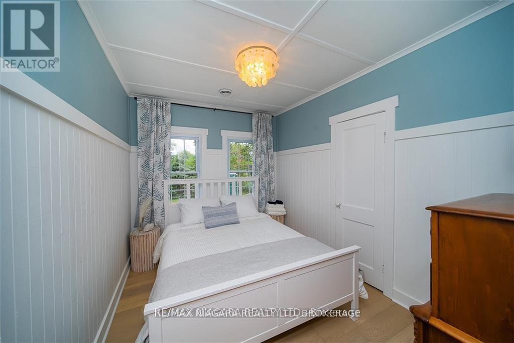 317 Lakewood Avenue, Fort Erie, Ontario  L0S 1B0 - Photo 12 - X12469641