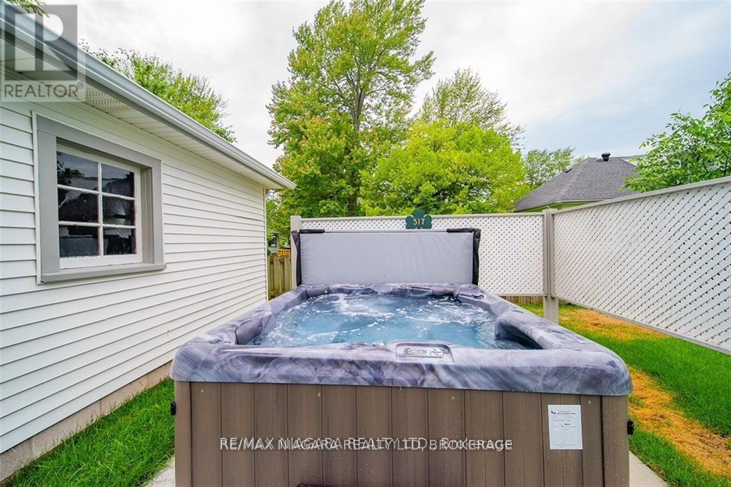 317 Lakewood Avenue, Fort Erie, Ontario  L0S 1B0 - Photo 16 - X12469641