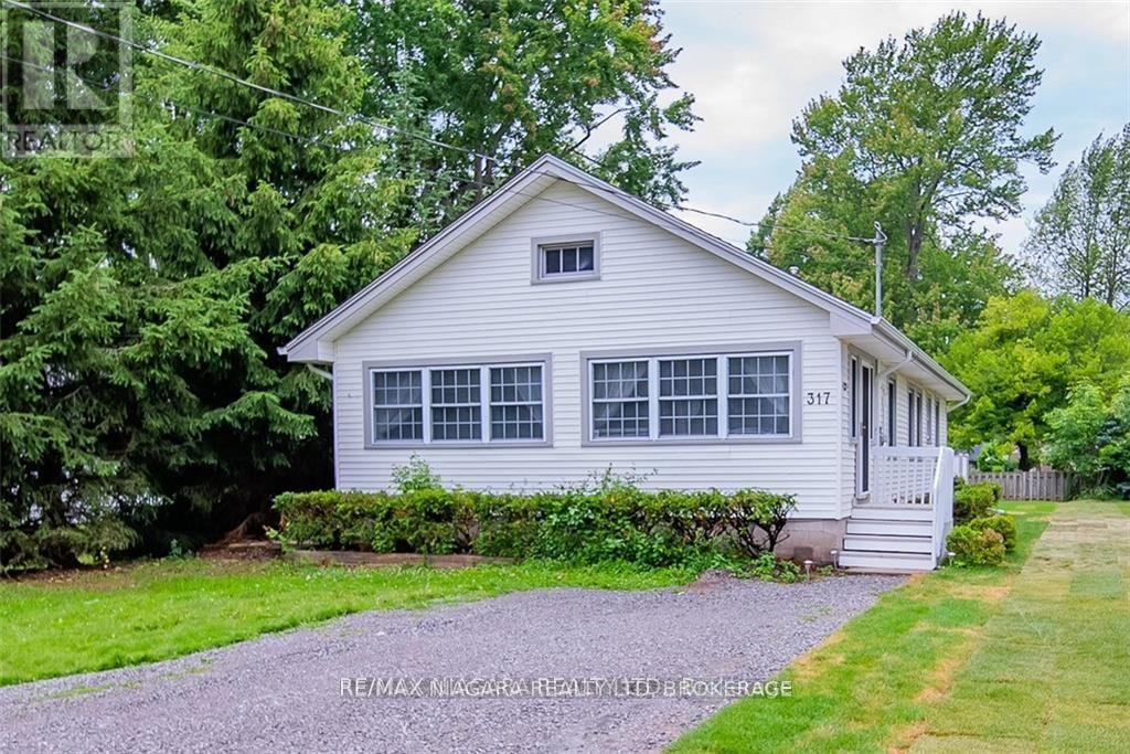 317 Lakewood Avenue, Fort Erie, Ontario  L0S 1B0 - Photo 2 - X12469641