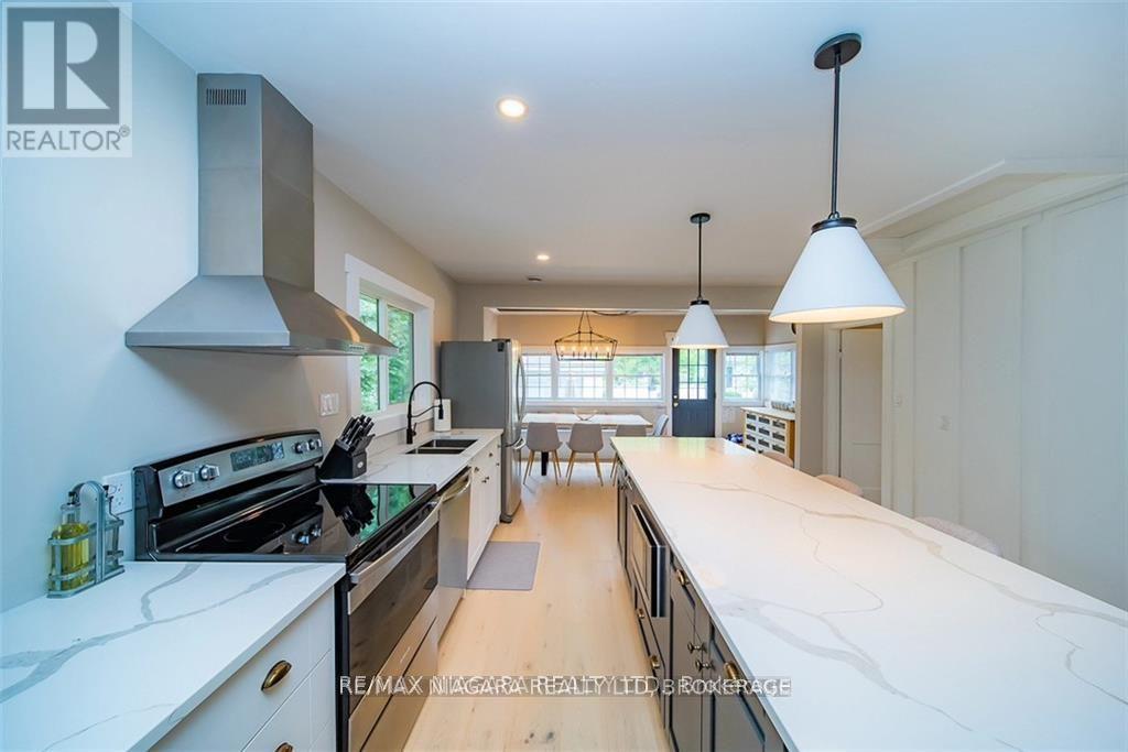 317 Lakewood Avenue, Fort Erie, Ontario  L0S 1B0 - Photo 6 - X12469641