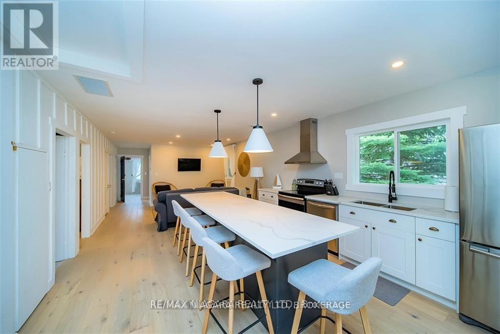 317 Lakewood Avenue, Fort Erie, Ontario  L0S 1B0 - Photo 9 - X12469641