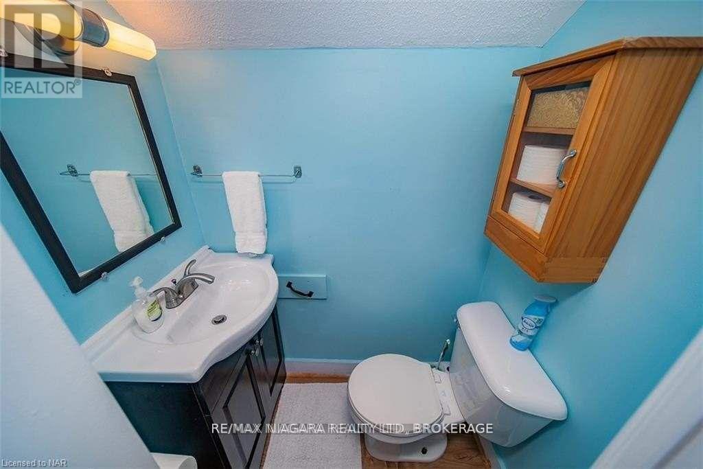 248 Lincoln Road W, Fort Erie, Ontario  L0S 1B0 - Photo 12 - X12469642