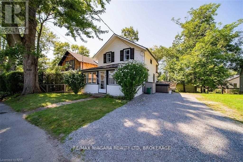 248 Lincoln Road W, Fort Erie, Ontario  L0S 1B0 - Photo 2 - X12469642