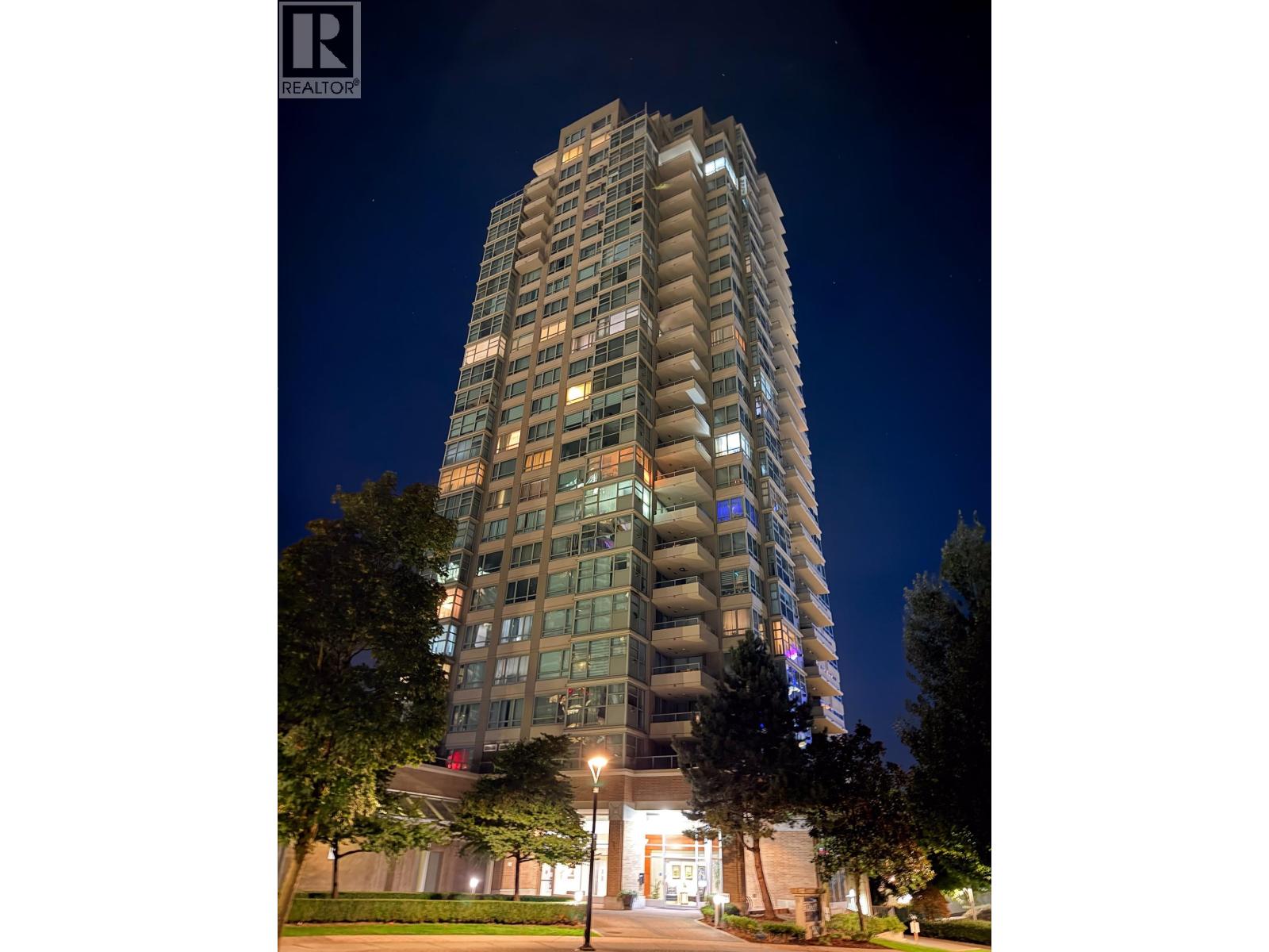 401 4388 BUCHANAN STREET, Burnaby, British Columbia