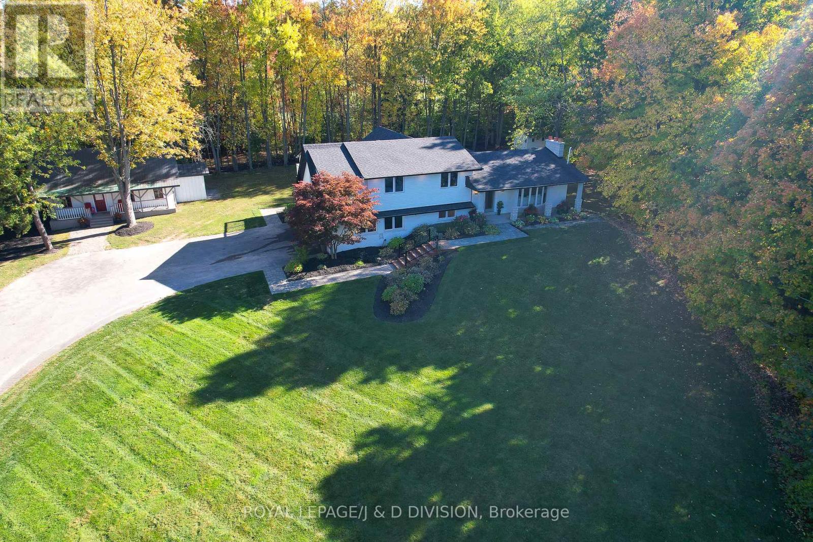 2340 Britannia Road, Burlington, Ontario  L7P 0G2 - Photo 2 - W12468973