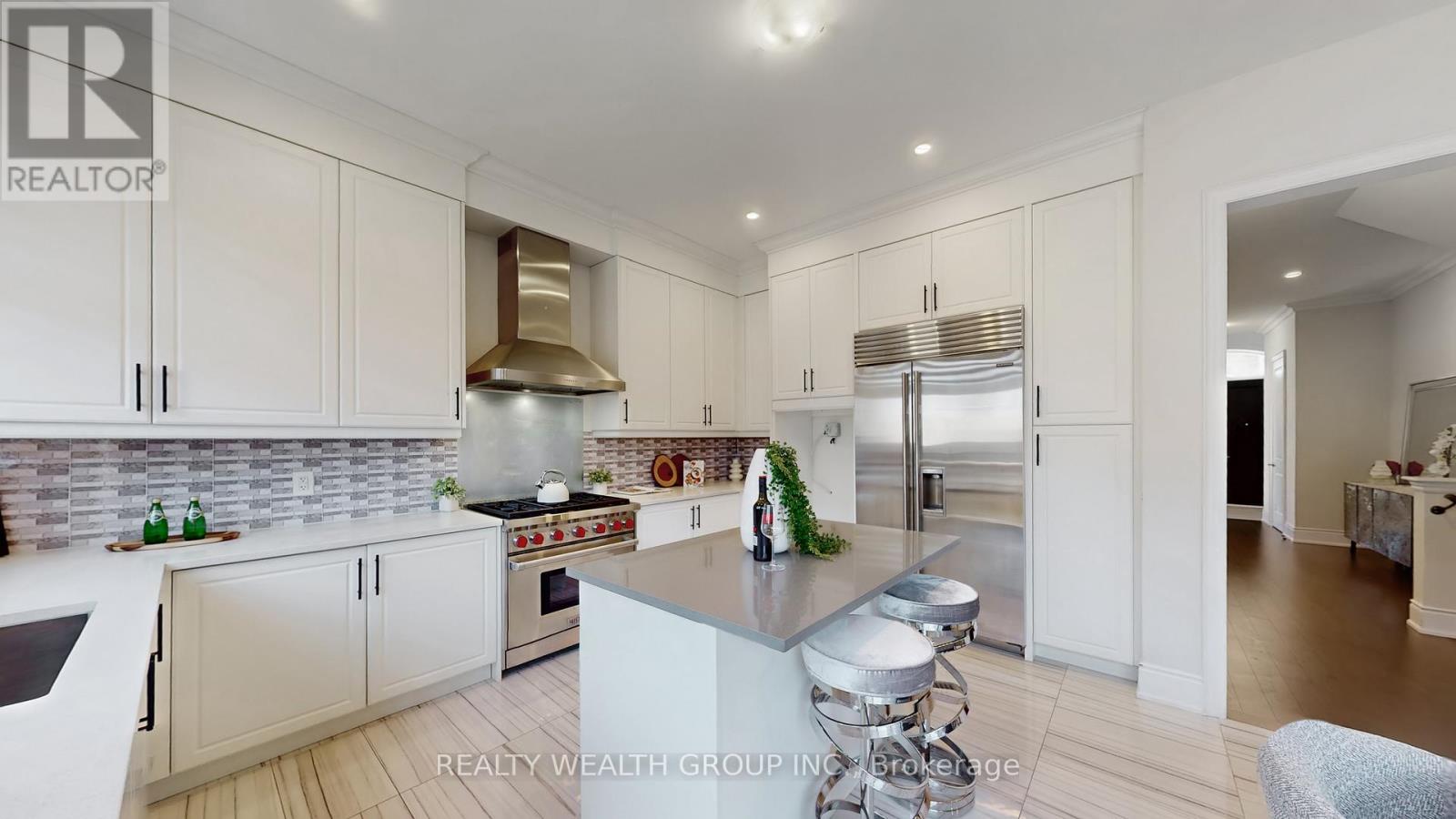 2421 Irene Crescent, Oakville, Ontario  L6H 7C5 - Photo 8 - W12469422