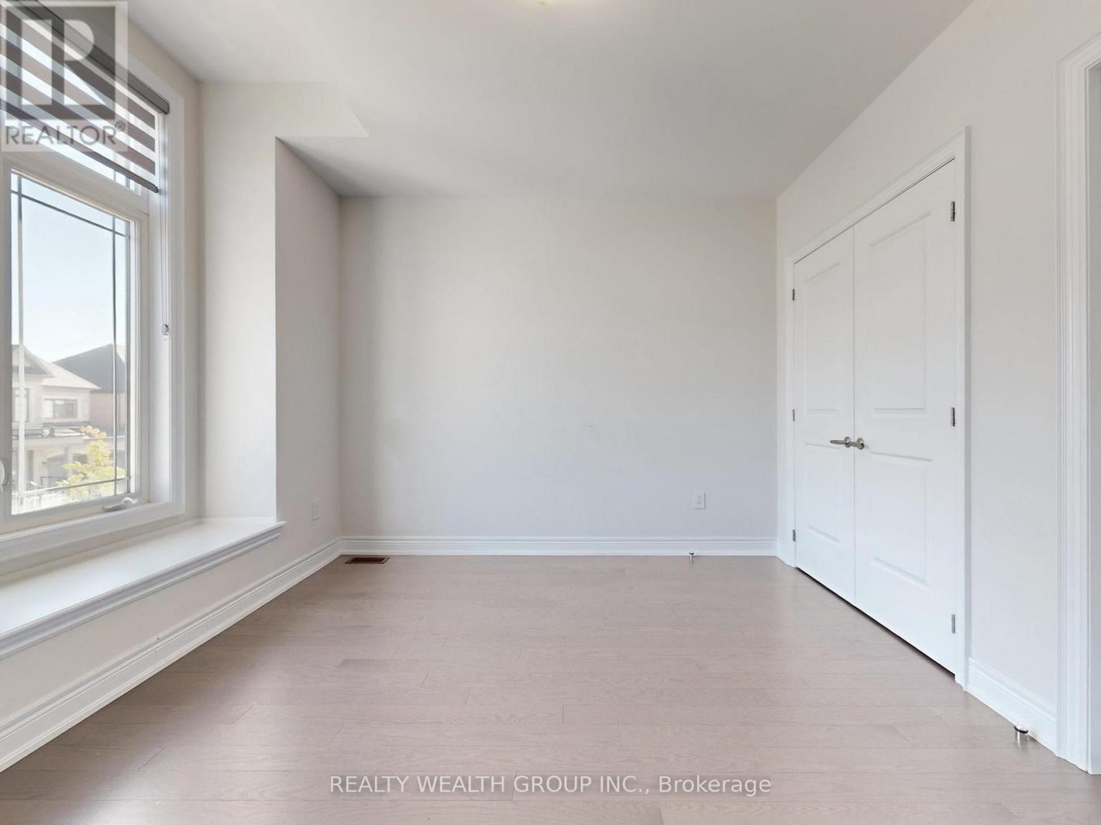 2421 Irene Crescent, Oakville, Ontario  L6H 7C5 - Photo 33 - W12469422