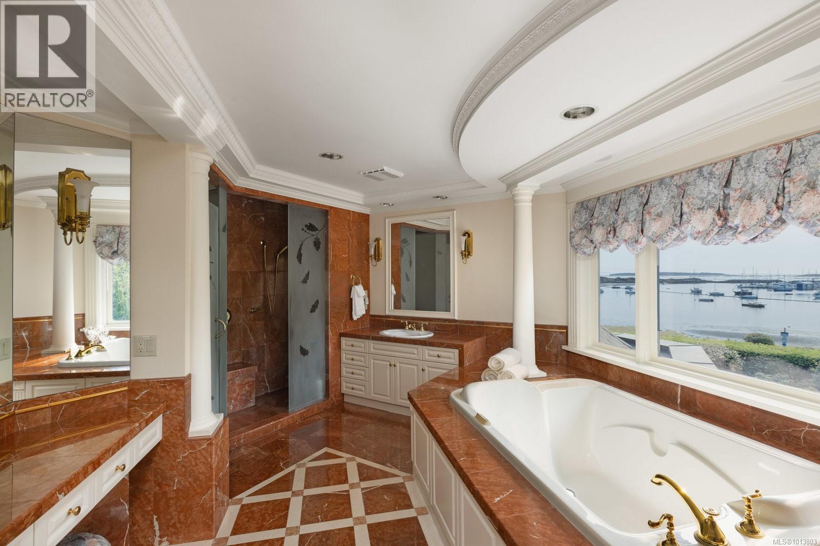 1580 Beach Dr, Oak Bay, British Columbia  V8R 6H8 - Photo 35 - 1013803