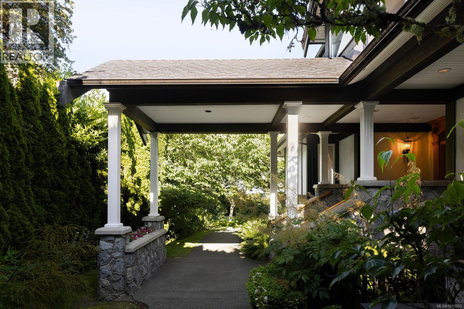 1580 Beach Dr, Oak Bay, British Columbia  V8R 6H8 - Photo 7 - 1013803