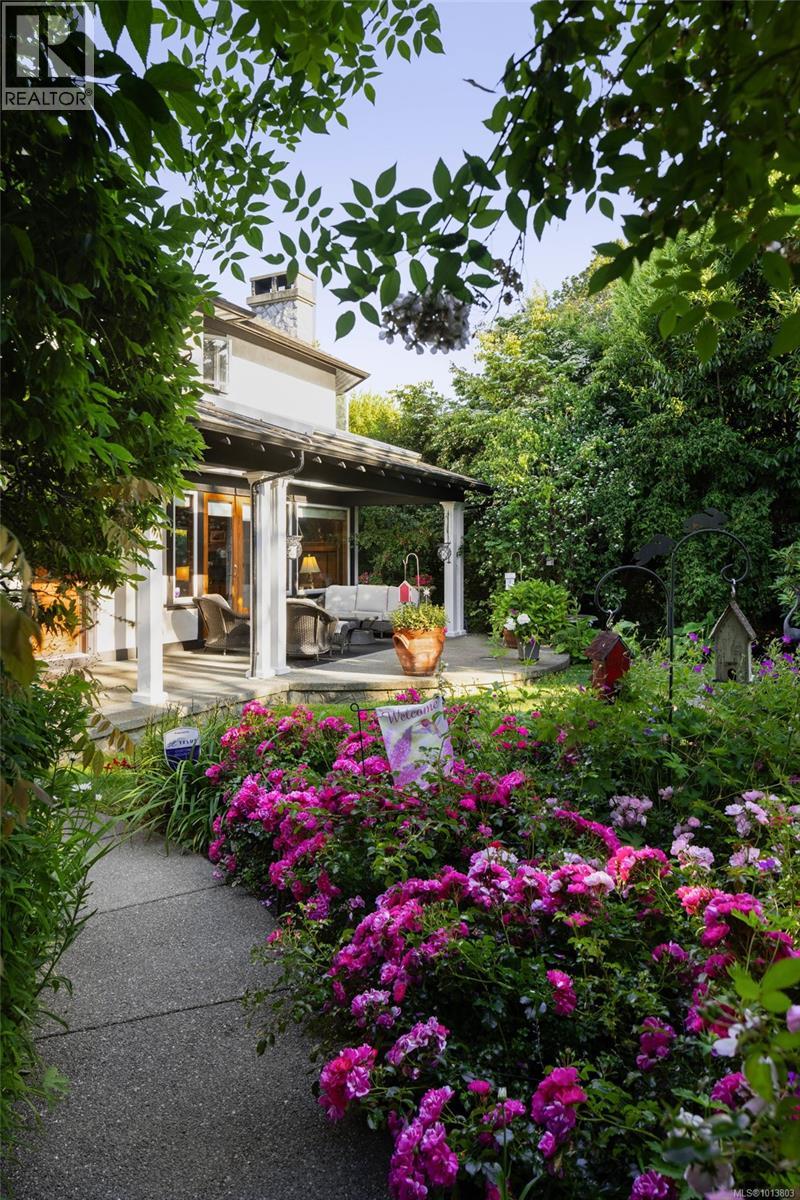 1580 Beach Dr, Oak Bay, British Columbia  V8R 6H8 - Photo 59 - 1013803