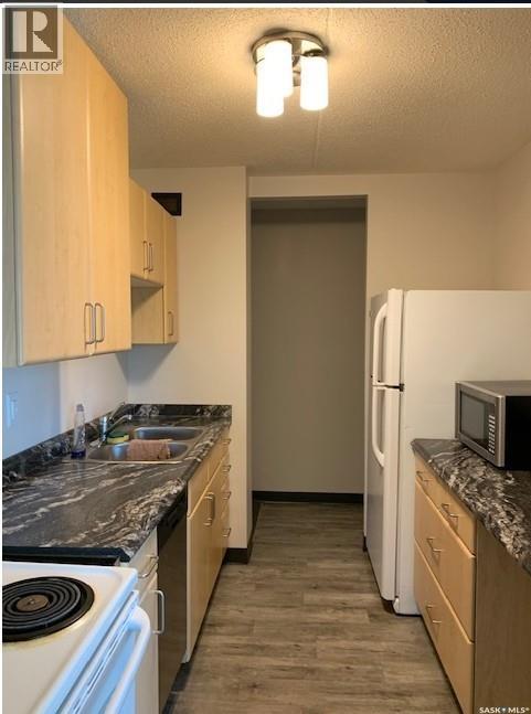 34 23 Centennial Street, Regina, Saskatchewan  S4S 6K7 - Photo 2 - SK021050