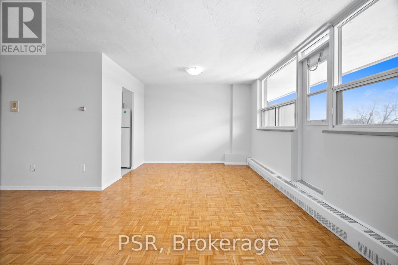 403 - 105 Rowena Drive, Toronto, Ontario  M3A 1R2 - Photo 4 - C12469655