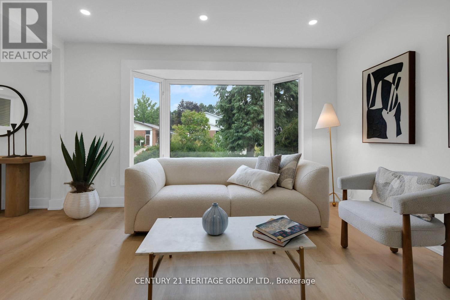 43 HOWELL SQUARE, Toronto, Ontario