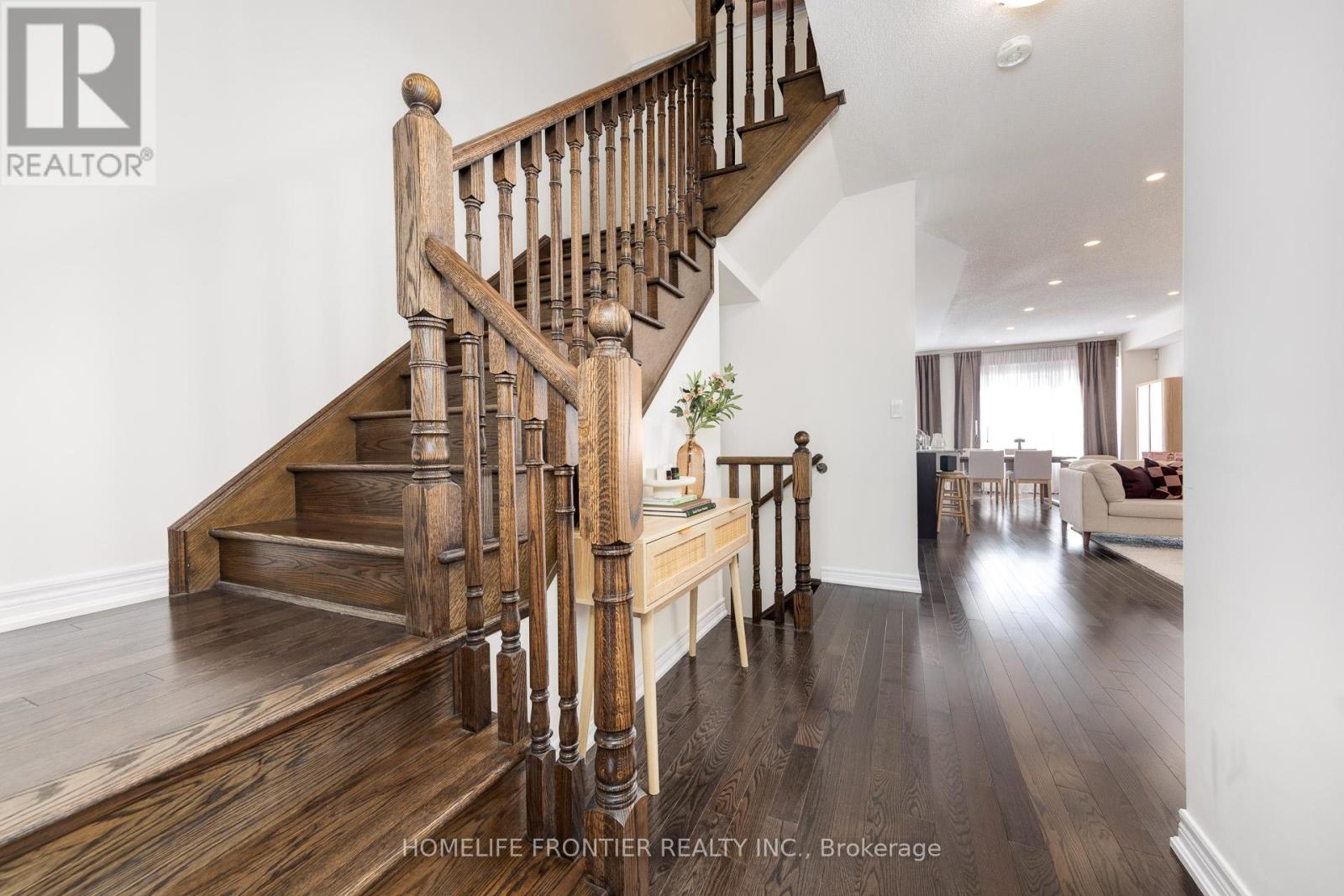 29 Bellflower Lane, Richmond Hill, Ontario  L4E 0E4 - Photo 17 - N12469646