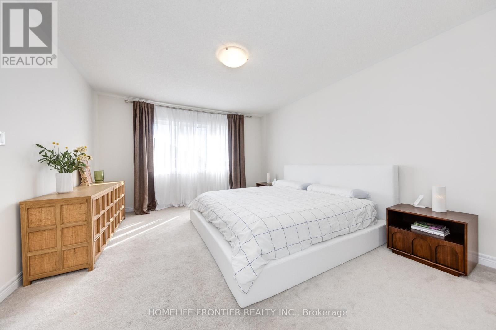 29 Bellflower Lane, Richmond Hill, Ontario  L4E 0E4 - Photo 25 - N12469646