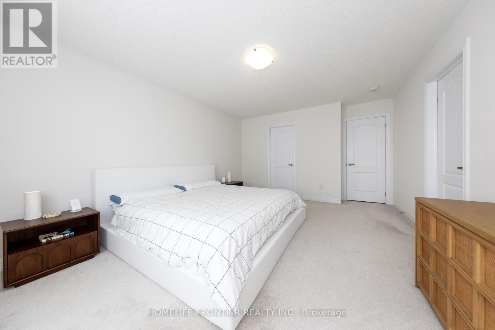 29 Bellflower Lane, Richmond Hill, Ontario  L4E 0E4 - Photo 26 - N12469646
