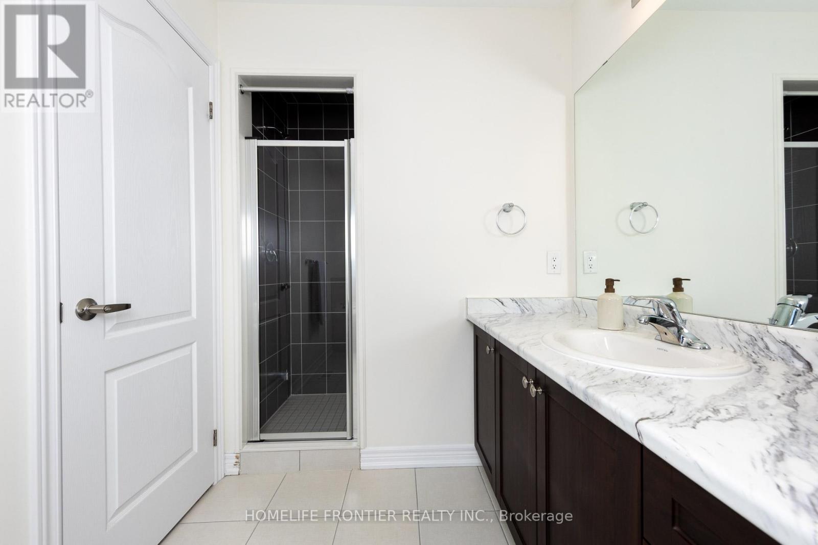 29 Bellflower Lane, Richmond Hill, Ontario  L4E 0E4 - Photo 28 - N12469646