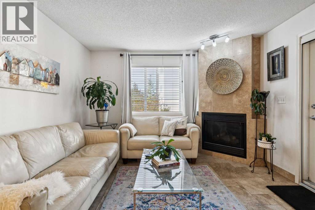 204, 30 Sierra Morena Mews Sw, Calgary, Alberta  T3H 3K7 - Photo 4 - A2264482