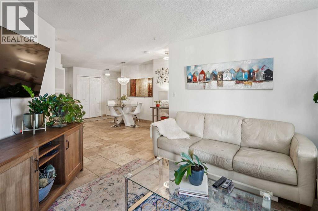 204, 30 Sierra Morena Mews Sw, Calgary, Alberta  T3H 3K7 - Photo 3 - A2264482