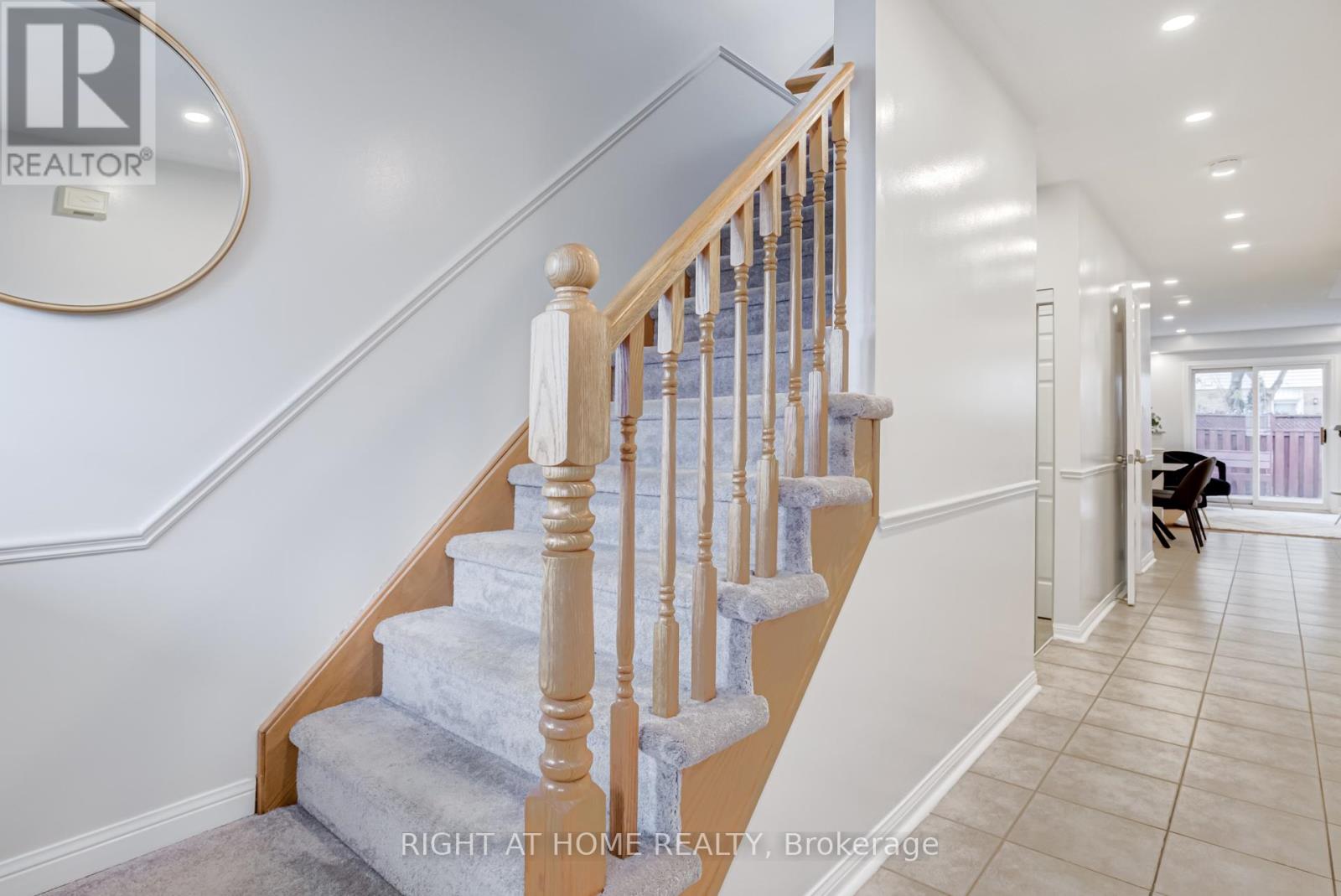 4398 Fairview Street, Burlington, Ontario  L7L 6S8 - Photo 19 - W12469631