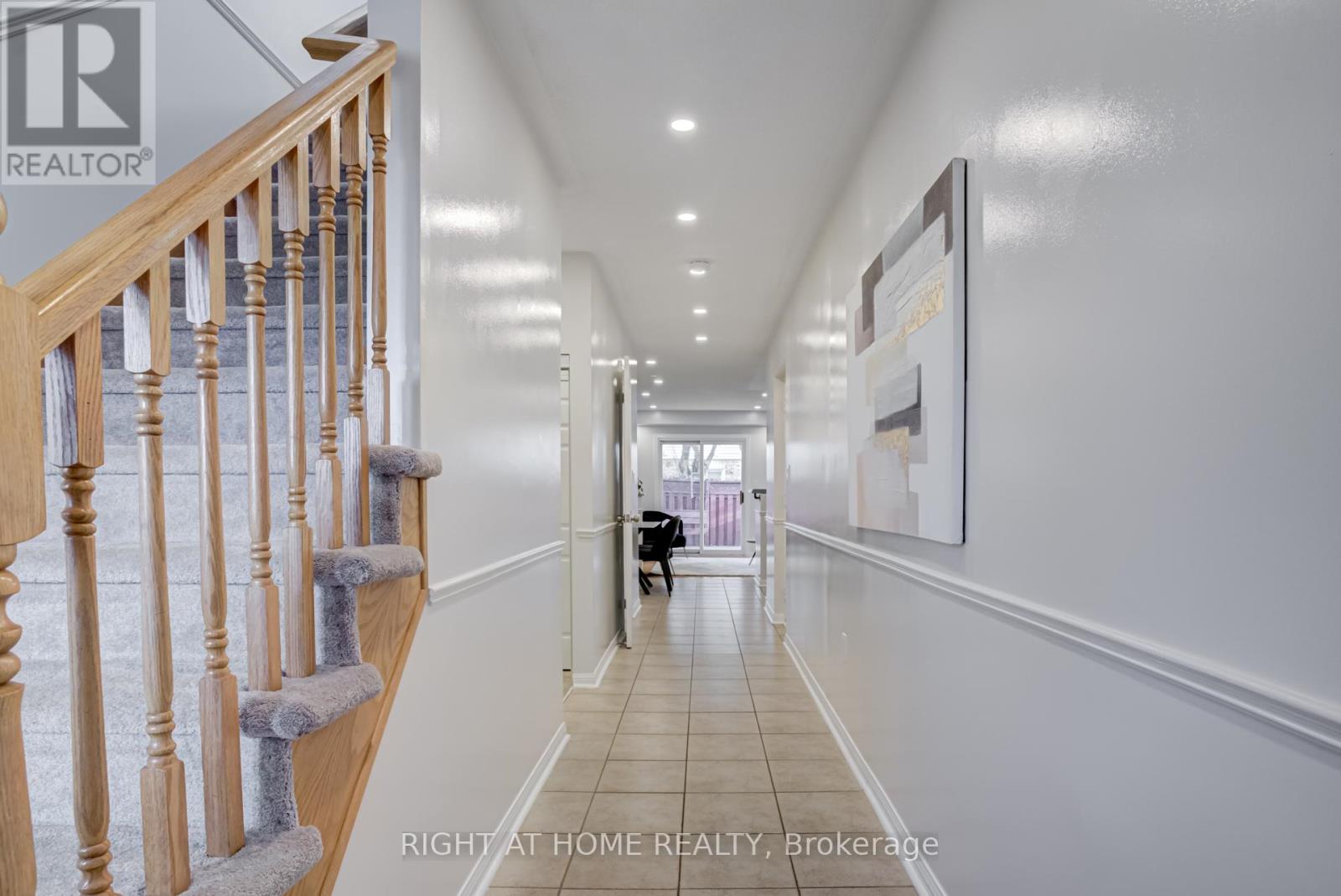 4398 Fairview Street, Burlington, Ontario  L7L 6S8 - Photo 5 - W12469631