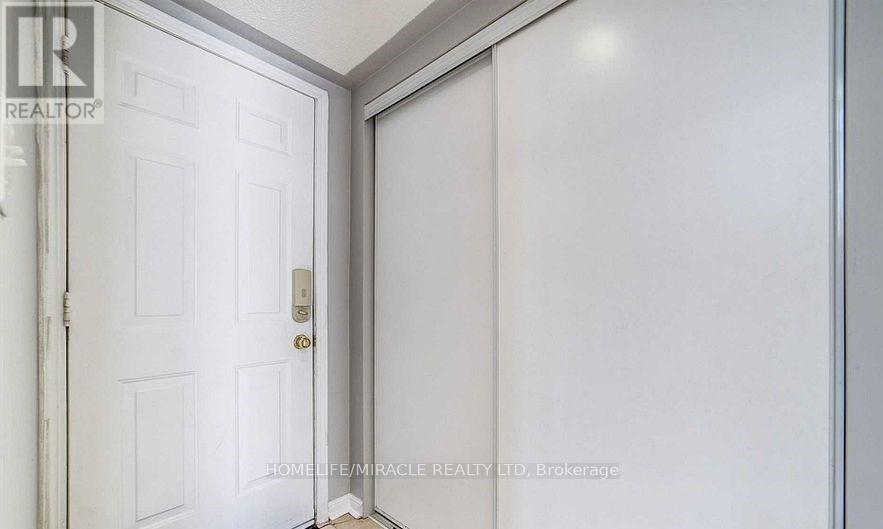 38 - 5980 Whitehorn Avenue, Mississauga, Ontario  L5A 5X2 - Photo 18 - W12469652