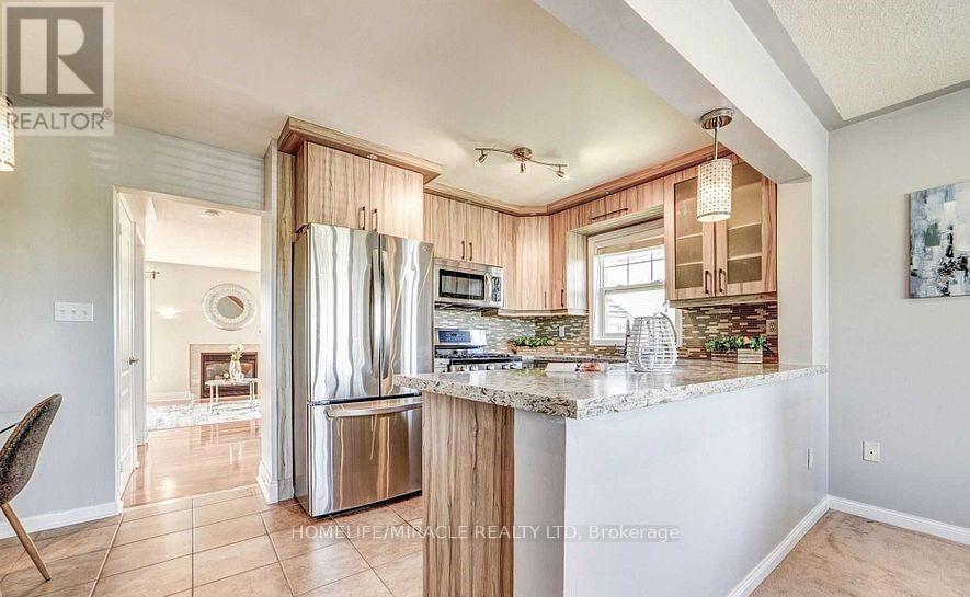 38 - 5980 Whitehorn Avenue, Mississauga, Ontario  L5A 5X2 - Photo 7 - W12469652