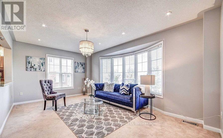 38 - 5980 Whitehorn Avenue, Mississauga, Ontario  L5A 5X2 - Photo 9 - W12469652