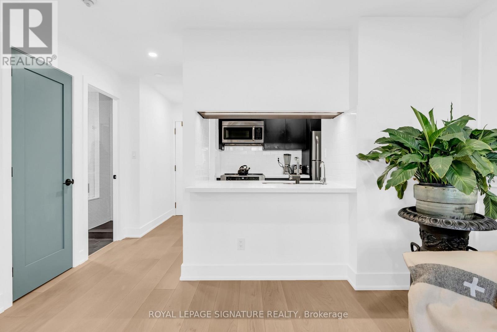 155 - 24 Southport Street, Toronto, Ontario  M6S 4Z1 - Photo 14 - W12469653
