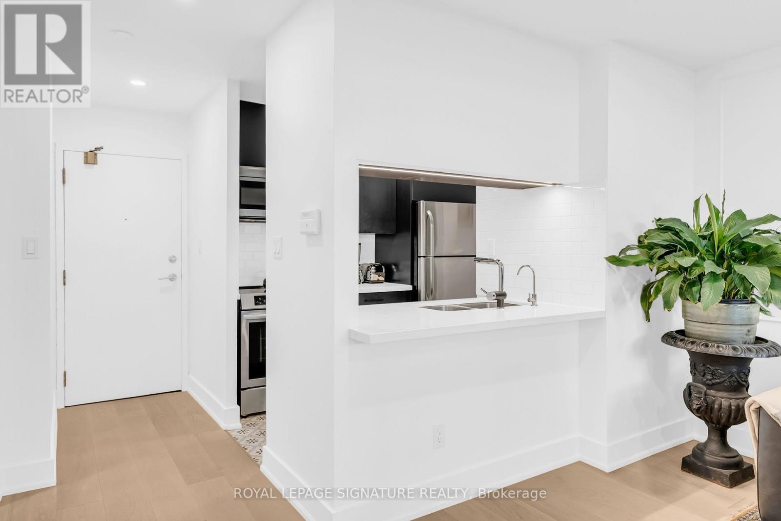155 - 24 Southport Street, Toronto, Ontario  M6S 4Z1 - Photo 16 - W12469653
