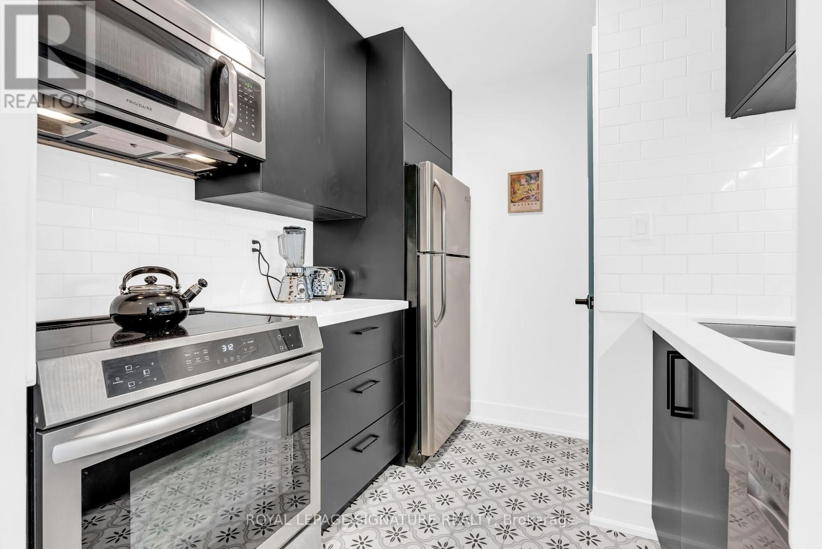 155 - 24 Southport Street, Toronto, Ontario  M6S 4Z1 - Photo 17 - W12469653