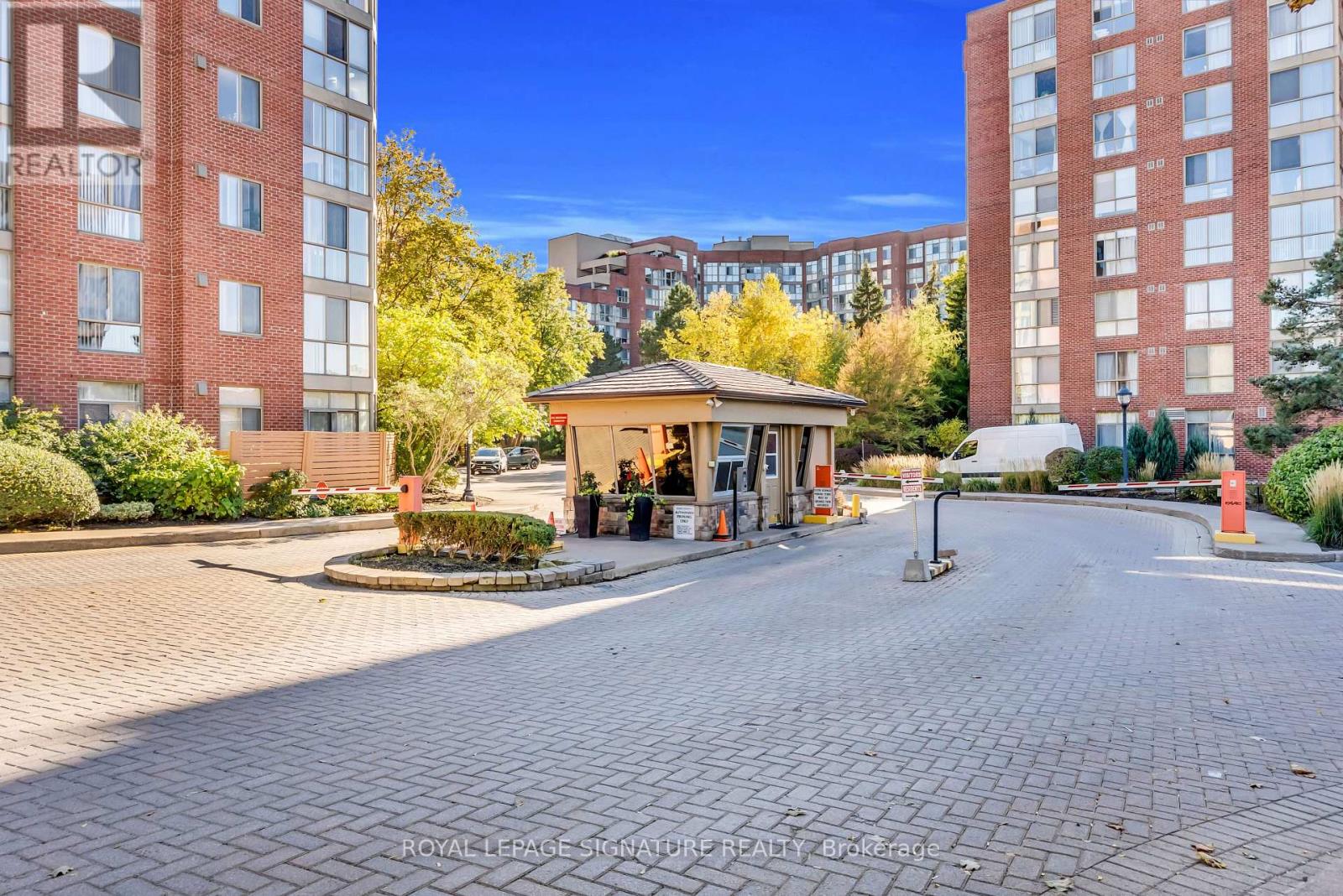 155 - 24 Southport Street, Toronto, Ontario  M6S 4Z1 - Photo 4 - W12469653