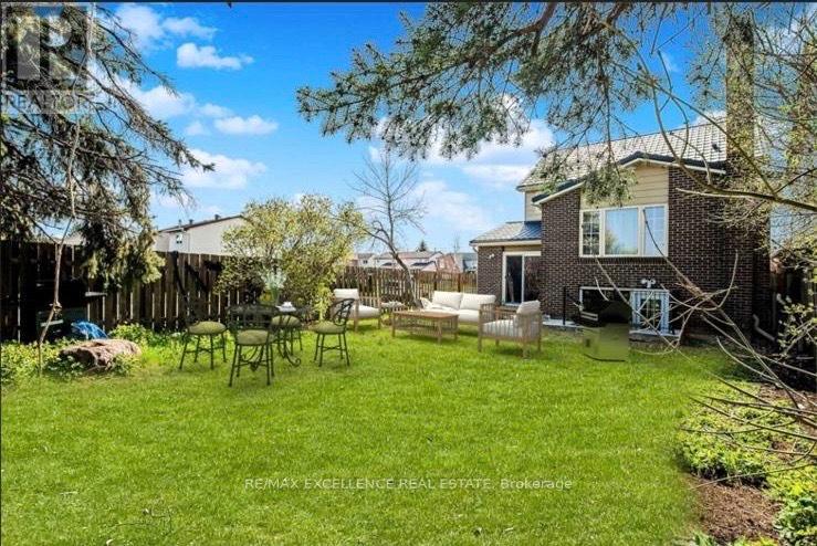 72 Rotherglen Court, Brampton, Ontario  L6X 2S1 - Photo 13 - W12469665