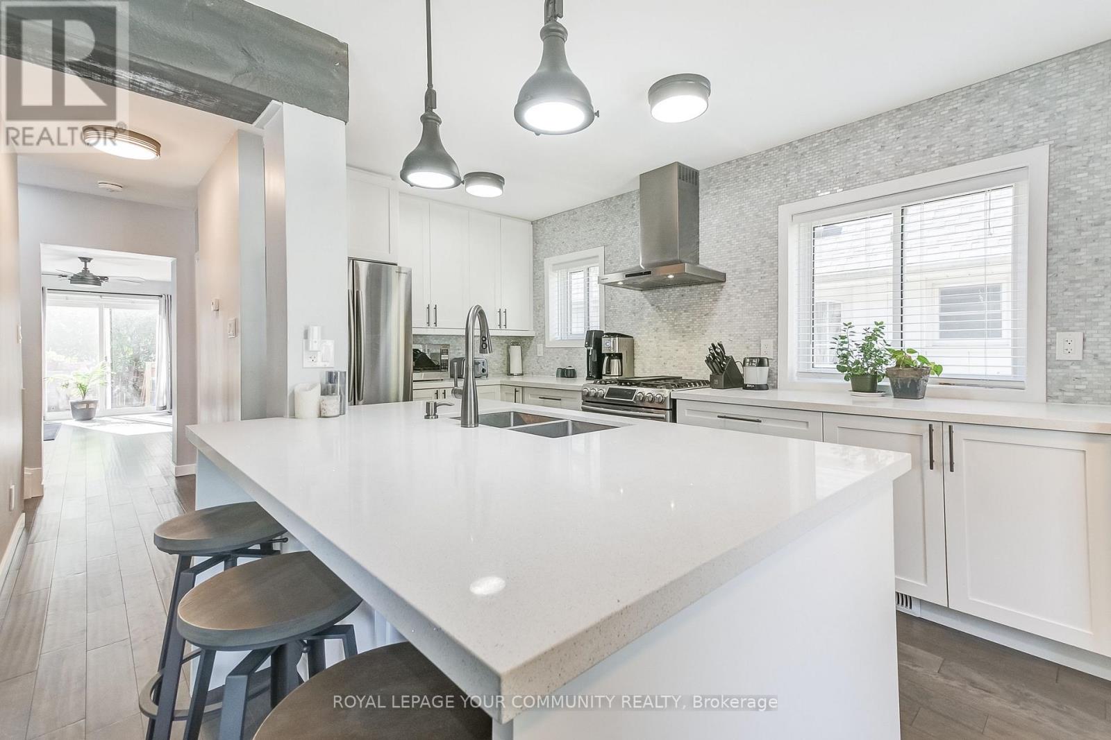93 Gair Drive, Toronto, Ontario  M8W 4P9 - Photo 12 - W12469667
