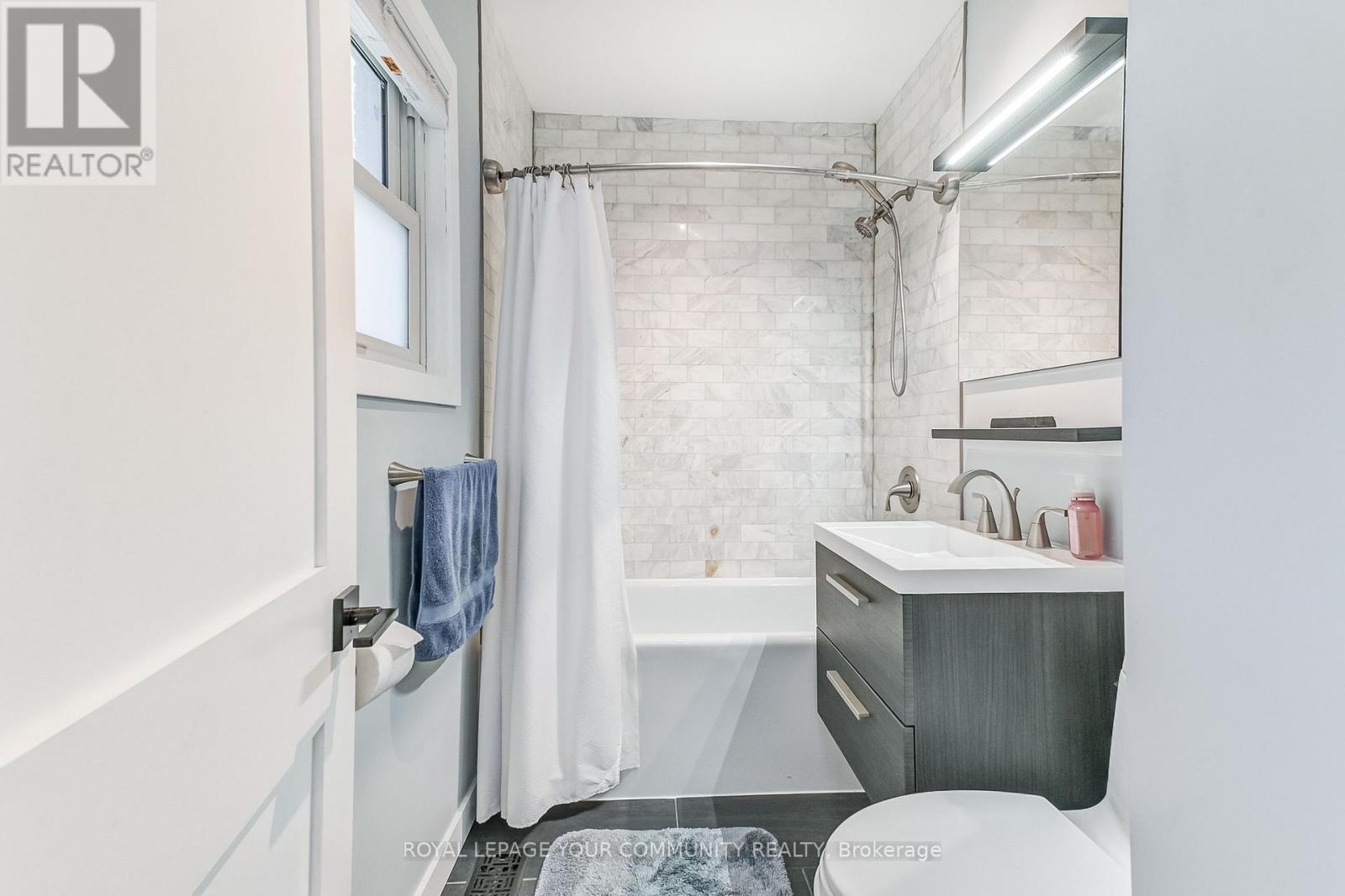 93 Gair Drive, Toronto, Ontario  M8W 4P9 - Photo 22 - W12469667